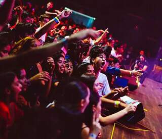 Pentecostais atraem jovens e impulsionam salto de 43% de evang&eacute;licos em MS