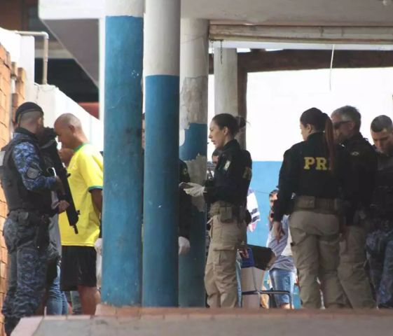 PRF faz operação no Centro contra "vizinhos" que incomodam policiais