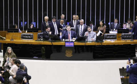 Congresso aprova isenção permanente do IR para quem ganha até R$ 5 mil Congresso aprova isenção permanente do IR para quem ganha até R$ 5 mil
