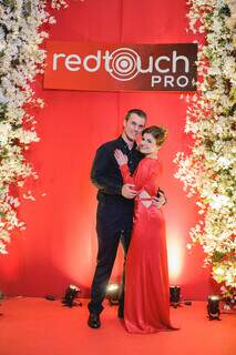 Débora Biazim 博士展示了徹底改變治療方法的意大利激光 Débora Biazim 博士展示了徹底改變治療方法的意大利激光