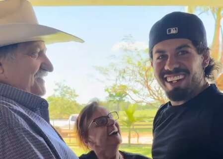 Ana Castela leva Zé Felipe para conhecer avós e curtir fazenda em MS Ana Castela leva Zé Felipe para conhecer avós e curtir fazenda em MS