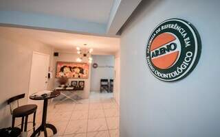 Precisamos de pacientes para implantes imediatos e alinhadores 