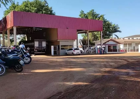 Com dívidas de R$ 120 milhões, frigorífico pede recuperação judicial Com dívidas de R$ 120 milhões, frigorífico pede recuperação judicial