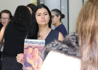 Mãe denuncia 17 falhas na investigação e quer resposta por morte de filha e neto Mãe denuncia 17 falhas na investigação e quer resposta por morte de filha e neto