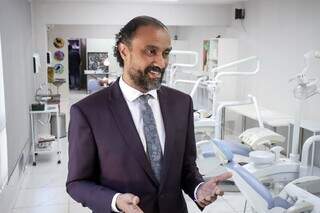 Precisamos de pacientes para implantes imediatos e alinhadores 