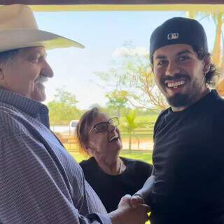 Ana Castela leva Zé Felipe para conhecer avós e curtir fazenda em MS Ana Castela leva Zé Felipe para conhecer avós e curtir fazenda em MS