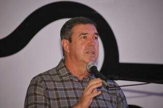 Riedel exalta pecuária sul-mato-grossense e garante combate a facções Riedel exalta pecuária sul-mato-grossense e garante combate a facções