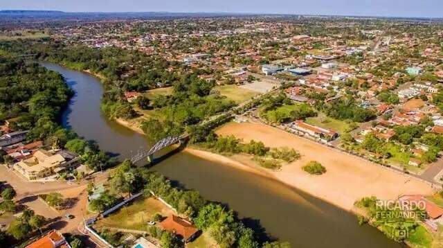 Funcion&aacute;rio morre ap&oacute;s cair em po&ccedil;o durante servi&ccedil;o em ch&aacute;cara