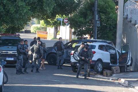 Juiz mant&eacute;m den&uacute;ncia contra PMs envolvidos em tiroteio em frente &agrave; boate 