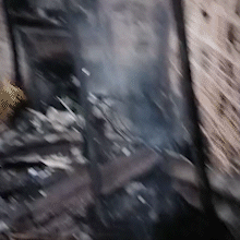 Inc&ecirc;ndio destr&oacute;i resid&ecirc;ncia no alto de morro 