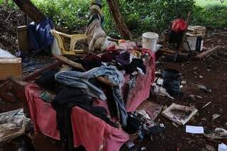 Inc&ecirc;ndio destr&oacute;i barraco em &aacute;rea invadida no bairro Alves Pereira