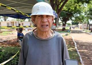 Em homenagem aos finados, mudas de &aacute;rvores s&atilde;o distribu&iacute;das em tr&ecirc;s cemit&eacute;rios 