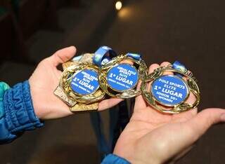 Pole dance virou esporte, mas preconceito ainda fala alto