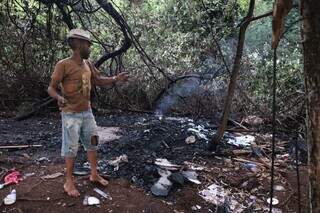 Incêndio destrói barraco em área invadida no bairro Alves Pereira Incêndio destrói barraco em área invadida no bairro Alves Pereira