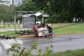 Tempestade interdita Afonso Pena nos dois sentidos e fecha Parque das Na&ccedil;&otilde;es
