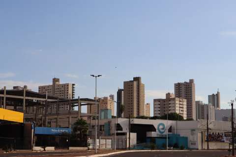 Domingo ter&aacute; chuva e ventos fortes em v&aacute;rias regi&otilde;es de Mato Grosso do Sul