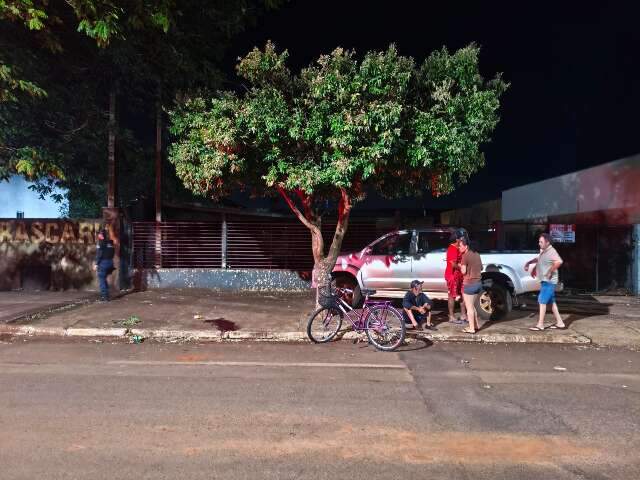 Idoso &eacute; morto com facadas no pesco&ccedil;o durante briga em bar