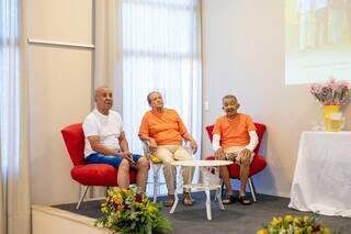 Setenta anos depois, a fam&iacute;lia de Maria Baiana volta a se abra&ccedil;ar