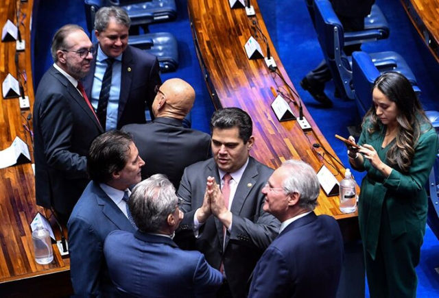 Senado vota isen&ccedil;&atilde;o do IR para quem ganha at&eacute; R$ 5 mil nesta semana