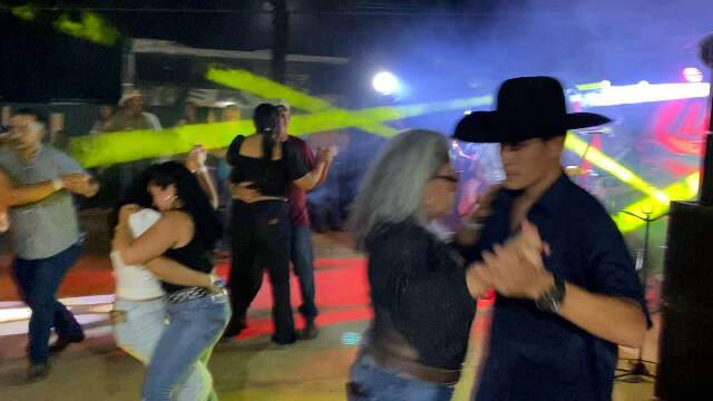 A 65 km da capital: Cap&atilde;o Seco tem um dos bailes mais badalados de MS