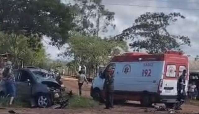Carros batem de frente e 2 mulheres morrem na MS-164