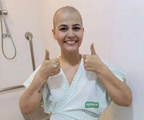 Anna descobriu câncer agressivo e aprendeu o valor de acordar viva