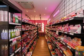 Tom Make comemora quatro anos e inaugura nova loja no Shopping Norte Sul Plaza