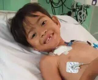 Após sete anos de tratamento renal, menino viaja para MG e recebe novo rim Após sete anos de tratamento renal, menino viaja para MG e recebe novo rim