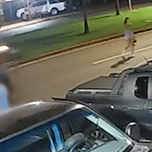 Adolescente suspeito de atropelar jovem ao empinar moto se entrega &agrave; pol&iacute;cia