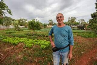 Celso largou a vida de &quot;severino&quot; para ser chefe da pr&oacute;pria horta