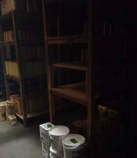 Comerciante sofre com falta de energia há quase 48h depois de temporal Comerciante sofre com falta de energia há quase 48h depois de temporal