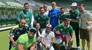 Flamenguista e palmeirense no mesmo 'busão' até Lima é loucura? Flamenguista e palmeirense no mesmo 'busão' até Lima é loucura?