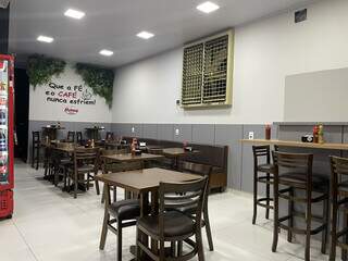 Marilei e Valdinei trocaram empregos para vender 1.500 salgados por dia Marilei e Valdinei trocaram empregos para vender 1.500 salgados por dia