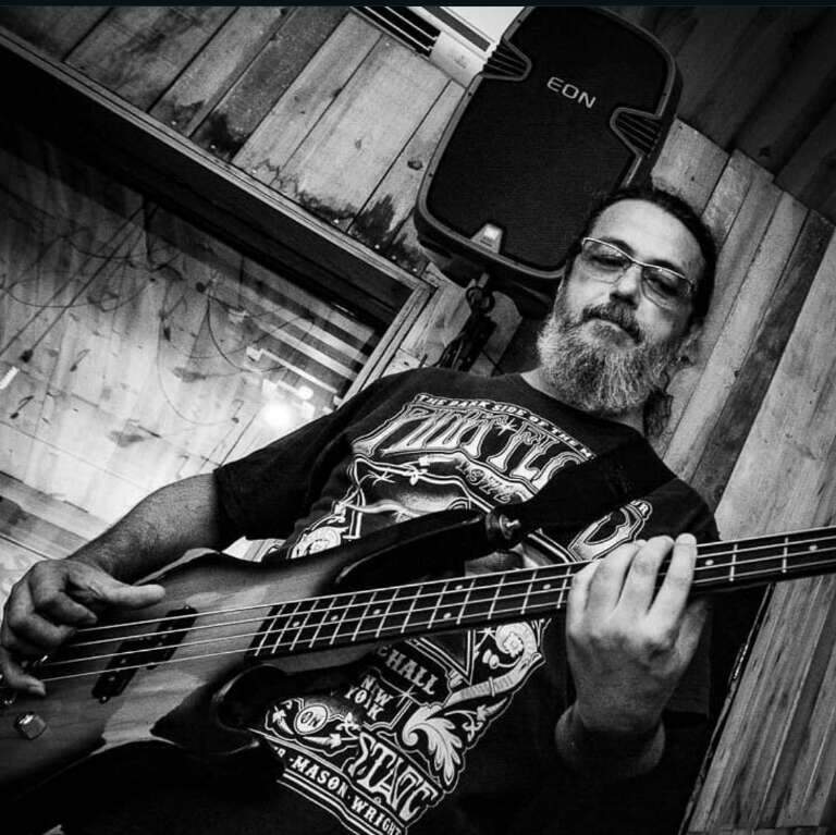 Louis Stanley partiu, mas viveu “a mil” até o fim pelo rock em MS