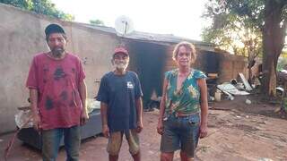 “A chuva levou tudo”: família perde barraco e fica sem teto no Aero Rancho “A chuva levou tudo”: família perde barraco e fica sem teto no Aero Rancho