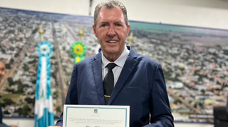 Heliomar Klabunde toma posse como prefeito e ex-vereador fica sem cargo