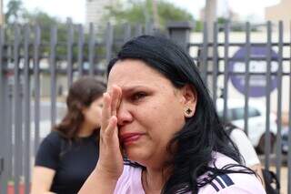 &ldquo;Por que n&atilde;o pararam de atirar?&rdquo;, questiona m&atilde;e de menina morta por engano