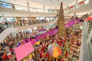 Natal mágico com Bita e Papai Noel no Bosque dos Ipês Natal mágico com Bita e Papai Noel no Bosque dos Ipês