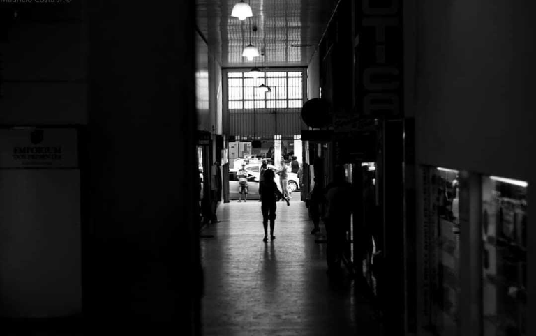 Depressão também sorri e por isso é tão difícil de perceber