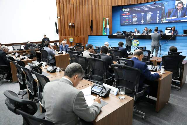 Ap&oacute;s debates, deputados aprovam R$ 27,19 bilh&otilde;es para a LOA de 2026