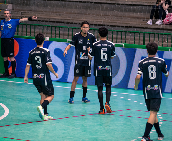 Virada heroica no &uacute;ltimo minuto leva time de MS &agrave;s semifinais da Ta&ccedil;a Brasil