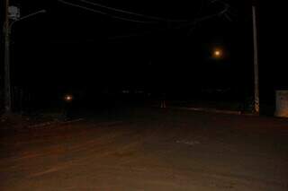 Moradores enfrentam 2ª noite sem previsão de retorno da energia Moradores enfrentam 2ª noite sem previsão de retorno da energia