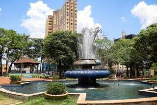 Até a Praça Ary Coelho fechará mais cedo para prefeitura cortar gastos Até a Praça Ary Coelho fechará mais cedo para prefeitura cortar gastos