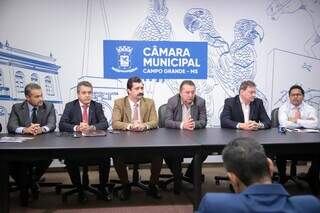 Tapa-buracos foi reduzido em 25% desde janeiro e pasta de obras prevê demissões Tapa-buracos foi reduzido em 25% desde janeiro e pasta de obras prevê demissões