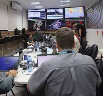 Concession&aacute;ria mobiliza 700 equipes para dar conta de problemas de energia 