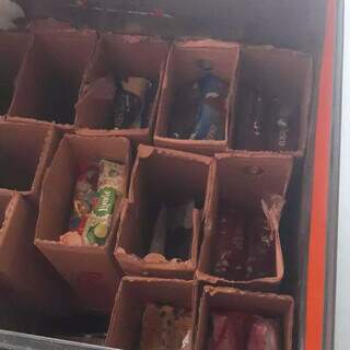 Há 24 horas no escuro, moradores têm prejuízo e aulas são suspensas Há 24 horas no escuro, moradores têm prejuízo e aulas são suspensas