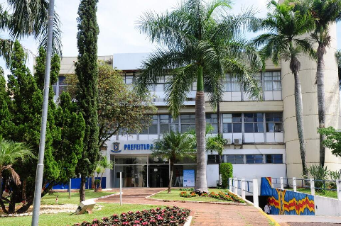 Prefeitura corrige decreto e reduz recesso de fim de ano para 9 dias