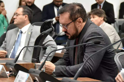 Lucas de Lima fica a dois votos de perder mandato por &quot;infidelidade&quot;