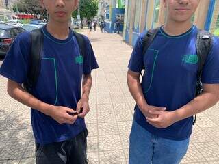 Jovens acham que aqui é Japão e arriscam vida com arigatô no trânsito Jovens acham que aqui é Japão e arriscam vida com arigatô no trânsito