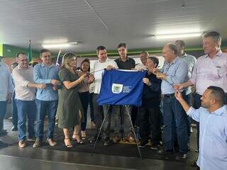 Riedel entrega quase R$ 30 milhões em investimentos para escolas de Coxim Riedel entrega quase R$ 30 milhões em investimentos para escolas de Coxim